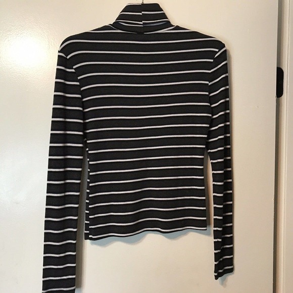 Unbranded Turtleneck Sweater Cropped Black White Gray Long Sleeve Preowned - Picture 4 of 6